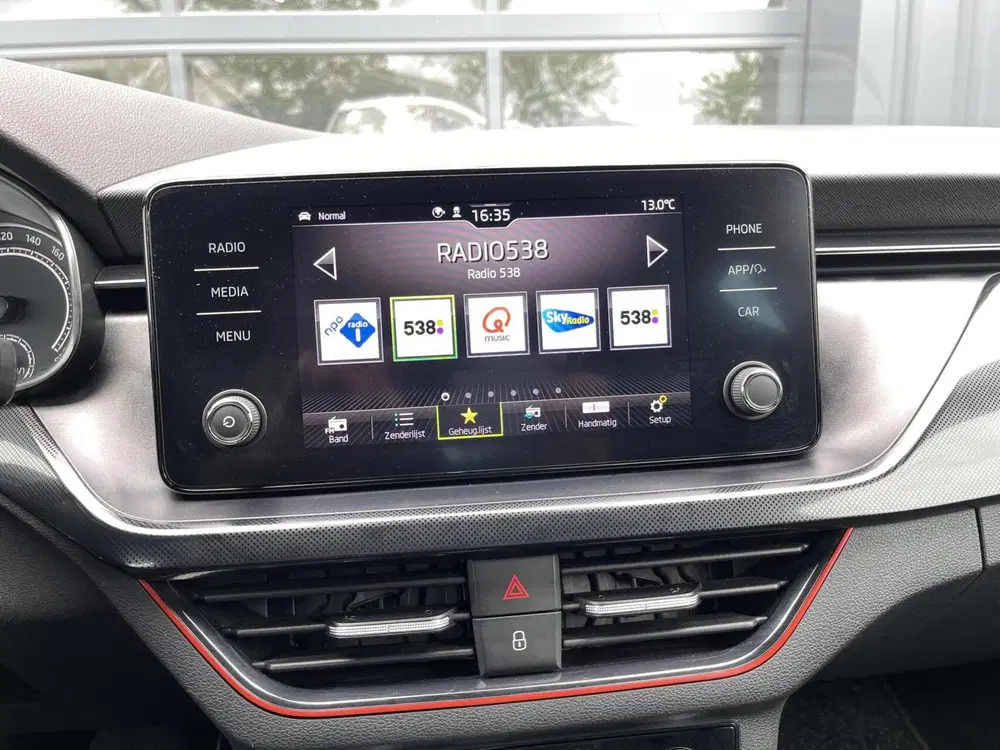 Skoda Scala 1.5 TSI Sport AUT. SPORT STOELEN uit 2020, foto 16