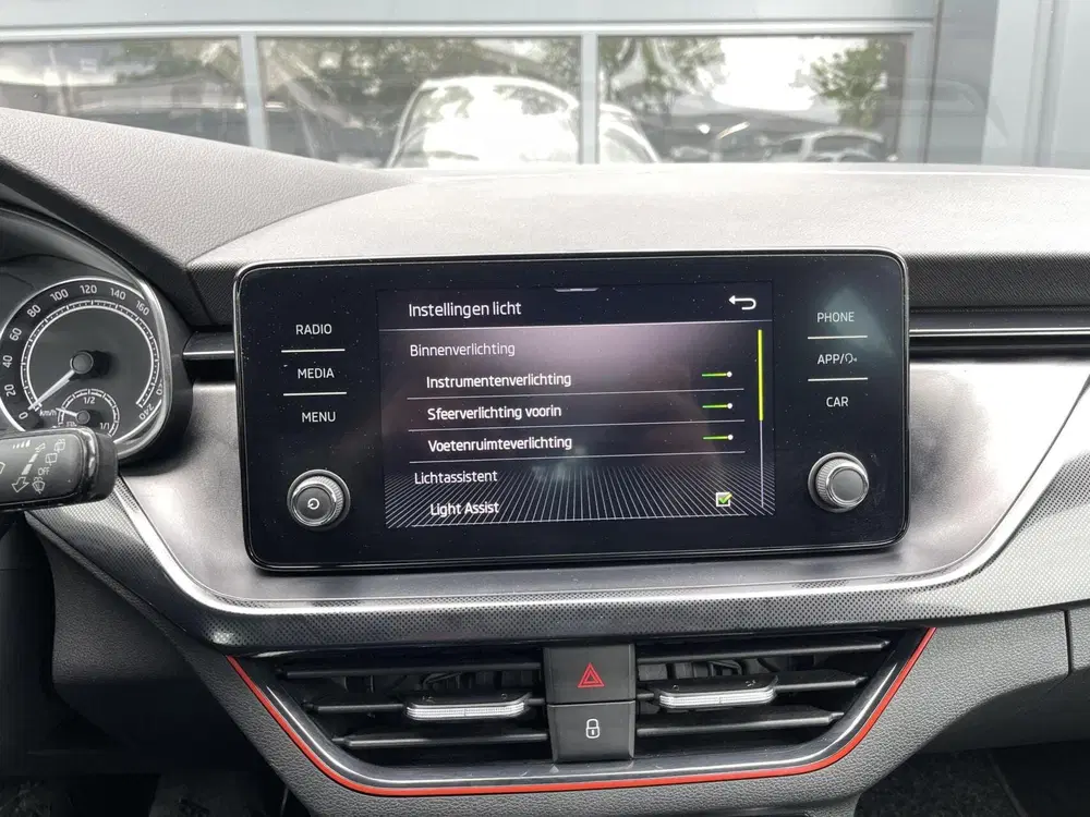 Skoda Scala 1.5 TSI Sport AUT. SPORT STOELEN uit 2020, foto 17