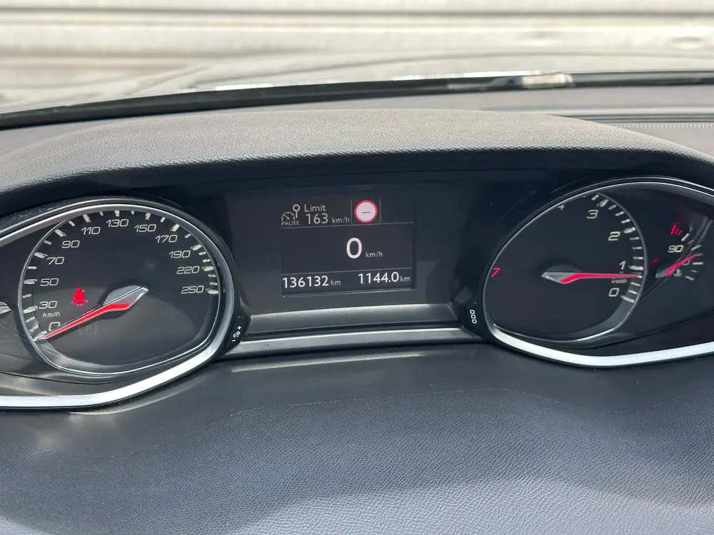 Peugeot 308 1.2 PureTech Blue Lease Executive|Panorama|Navig uit 2019, foto 18
