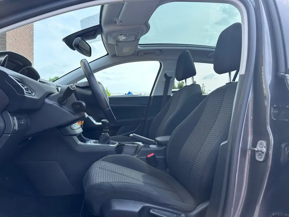 Peugeot 308 1.2 PureTech Blue Lease Executive|Panorama|Navig uit 2019, foto 4