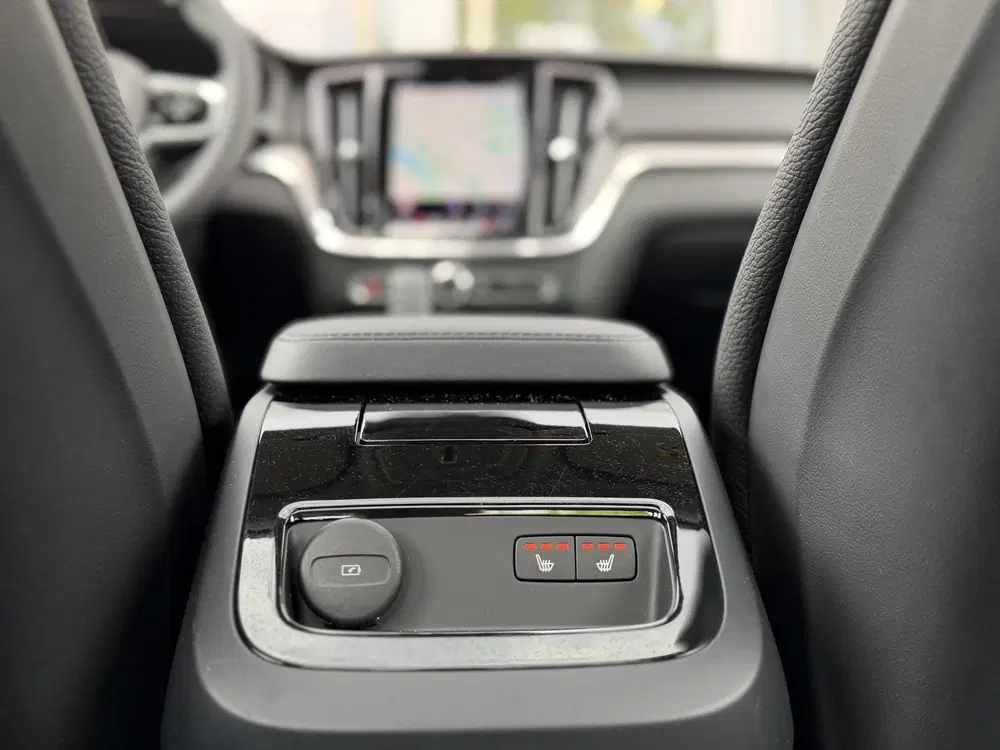 Volvo S60 2.0 Recharge T8 AWD 455PK Plus Bright uit 2025, foto 18