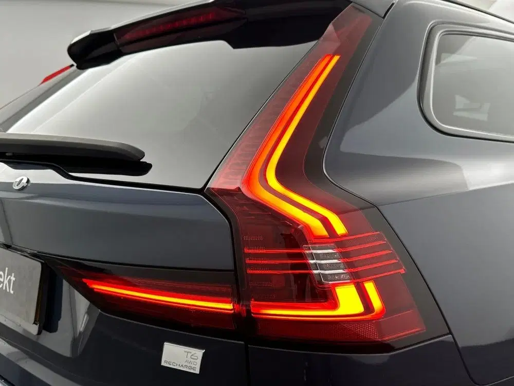 Volvo V90 T6 340PK Recharge R-Design uit 2021, foto 12