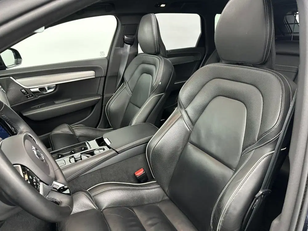 Volvo V90 T6 340PK Recharge R-Design uit 2021, foto 17