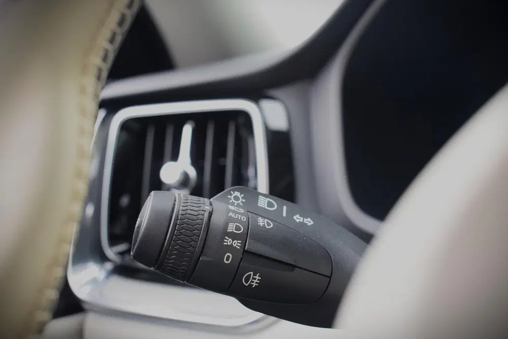Volvo V60 2.0 T6 Plug-in hybrid AWD Plus Dark uit 2023, foto 13