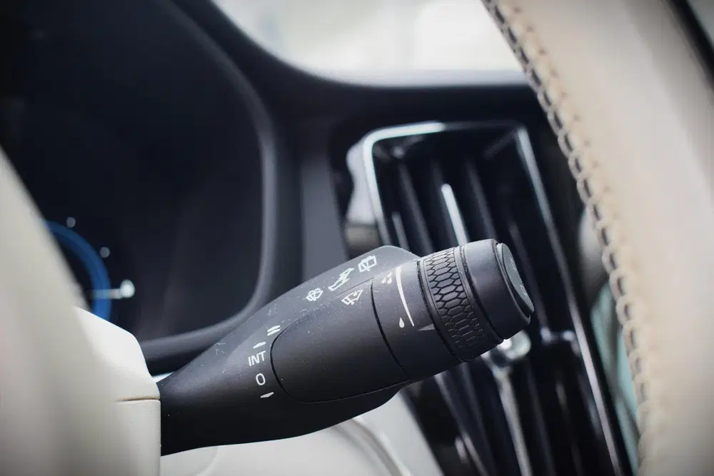 Volvo V60 2.0 T6 Plug-in hybrid AWD Plus Dark uit 2023, foto 14