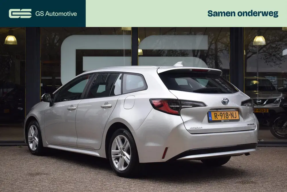 Toyota Corolla 1.8 Hybrid Active met NAV uit 2022, foto 2