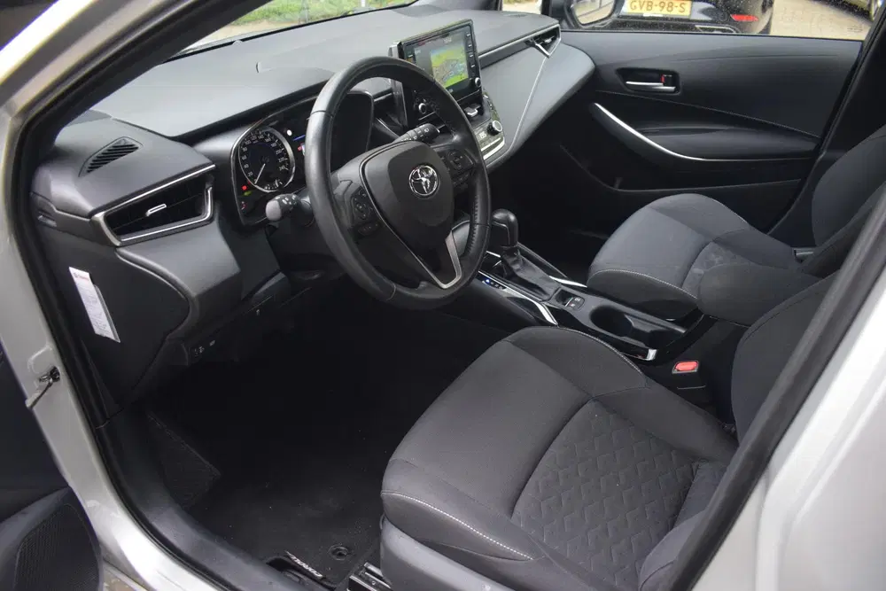Toyota Corolla 1.8 Hybrid Active met NAV uit 2022, foto 3
