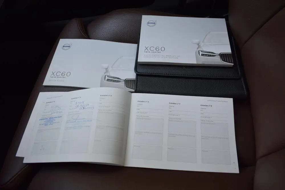 Volvo XC60 2.0 T8 AWD Mom Pro PANO|LEDER|LED|STOEL+STUURVW| uit 2019, foto 11