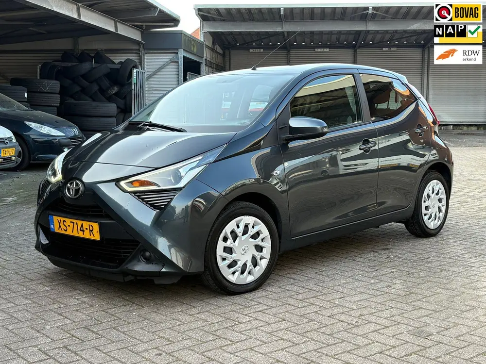 Toyota Aygo 1.0 VVT-i x-play uit 2019