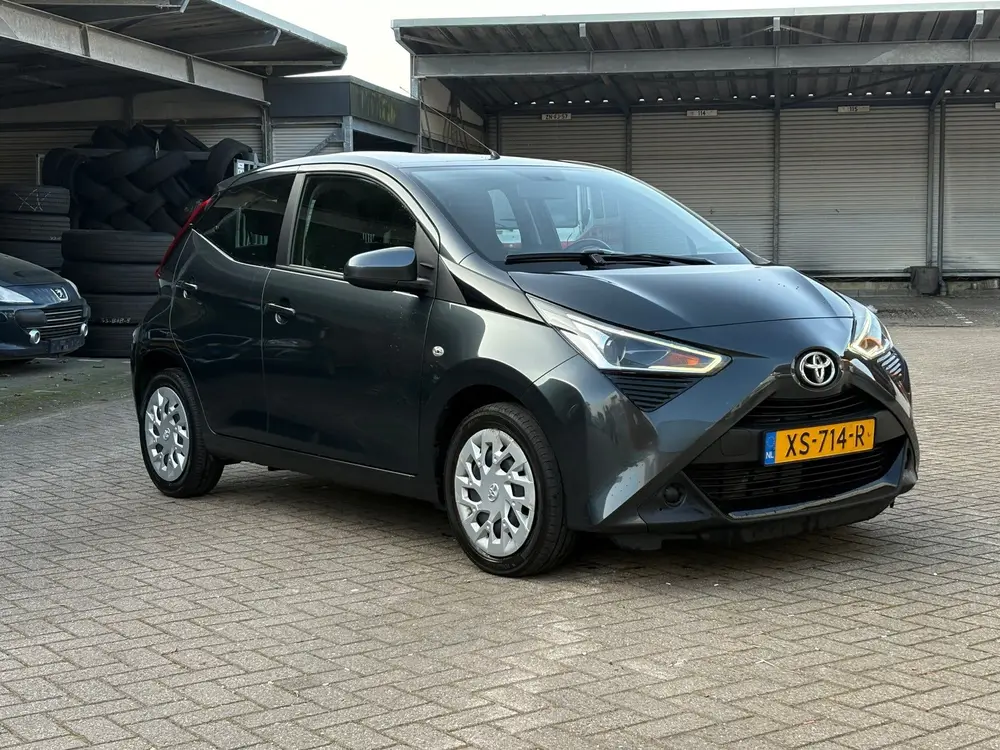 Toyota Aygo 1.0 VVT-i x-play uit 2019, foto 2