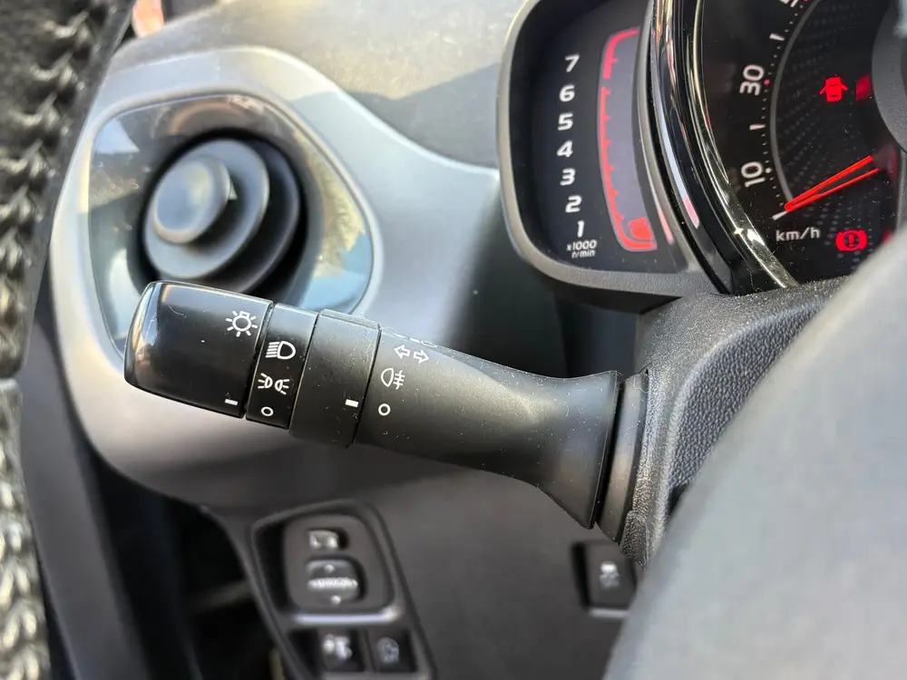 Toyota Aygo 1.0 VVT-i x-play uit 2019, foto 20