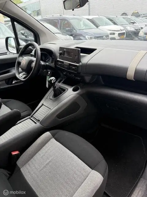 Citroën Berlingo Citroen Berlingo Combi 1.2 Benzine Parkeer uit 2019, foto 15