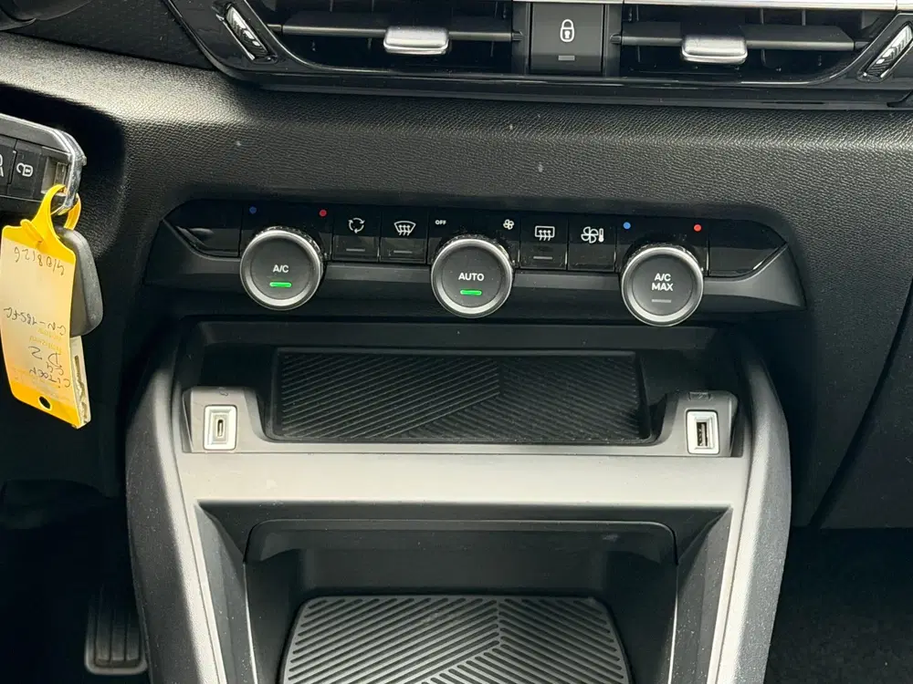 Citroën C4 Citroen C4 1.2 Puretech Feel Pack uit 2023, foto 17