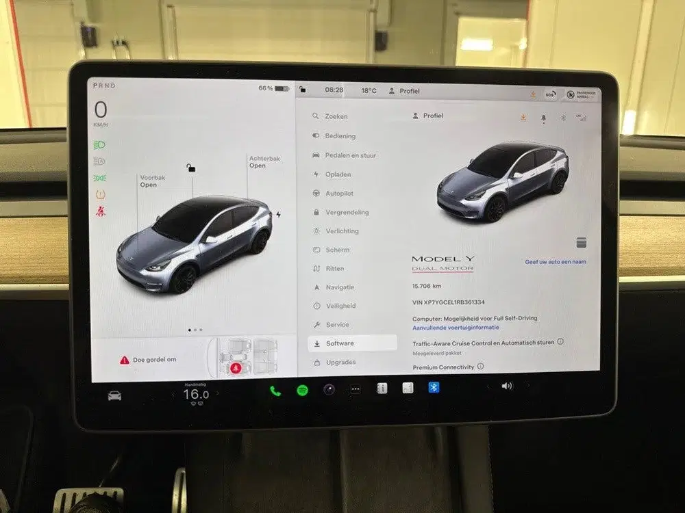 Tesla Model Y Performance AWD 75 kWh uit 2024, foto 10