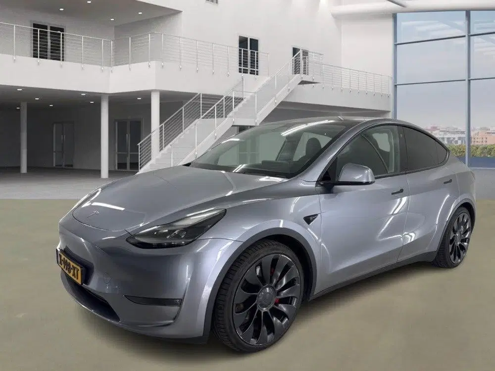 Tesla Model Y Performance AWD 75 kWh uit 2024, foto 2