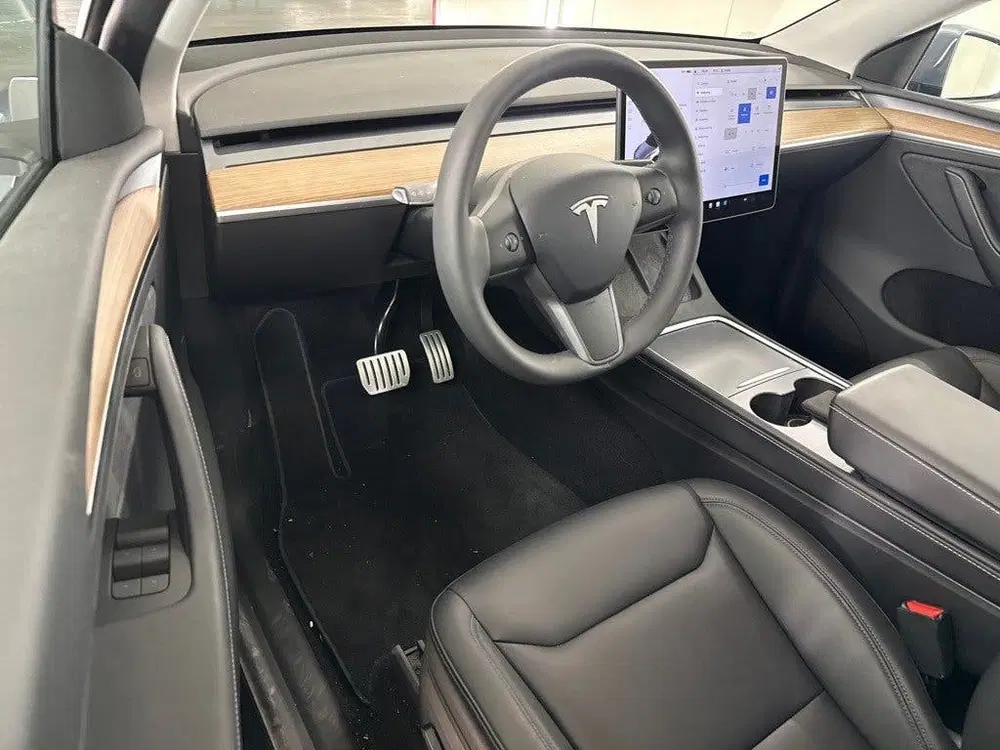 Tesla Model Y Performance AWD 75 kWh uit 2024, foto 8