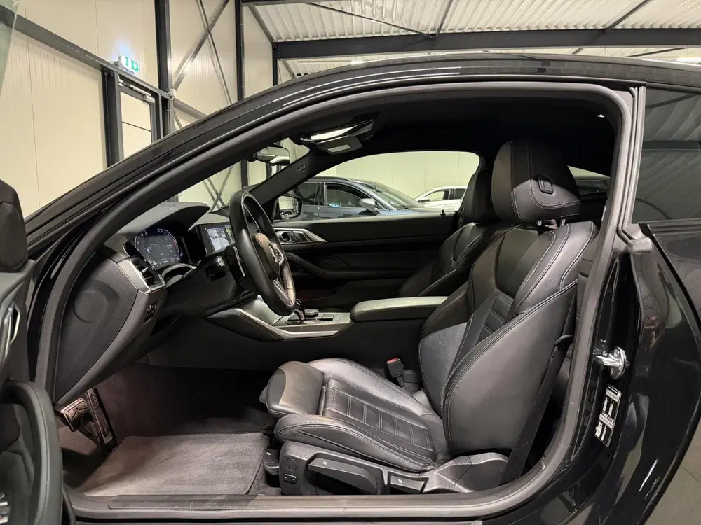 BMW 4-serie 4-serie Coupé 420i M-sport High Executive uit 2022, foto 2