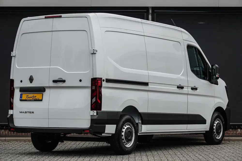 Renault Master T35 uit 2024, foto 2