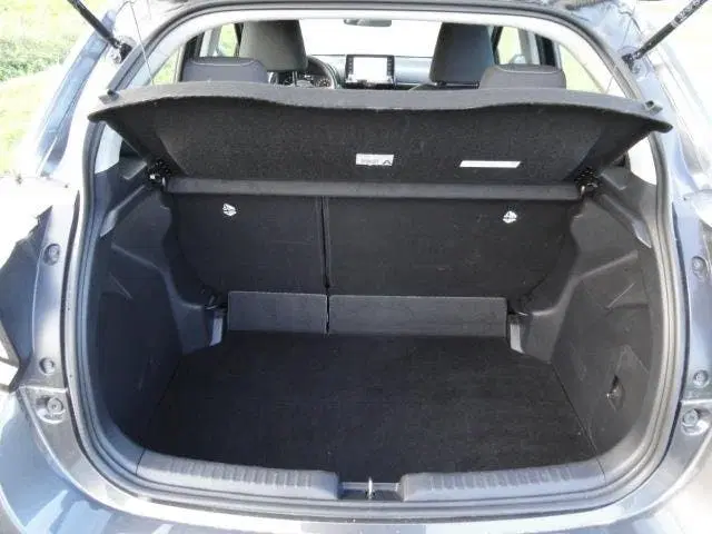 Mazda 2 Met ECC l NAVIG l CAR APPLE PLAY l CAMERA uit 2023, foto 13