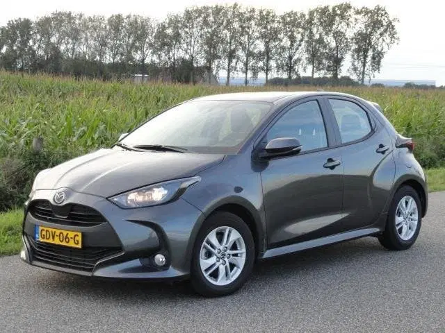 Mazda 2 Met ECC l NAVIG l CAR APPLE PLAY l CAMERA uit 2023, foto 3