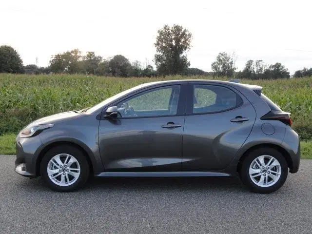 Mazda 2 Met ECC l NAVIG l CAR APPLE PLAY l CAMERA uit 2023, foto 4