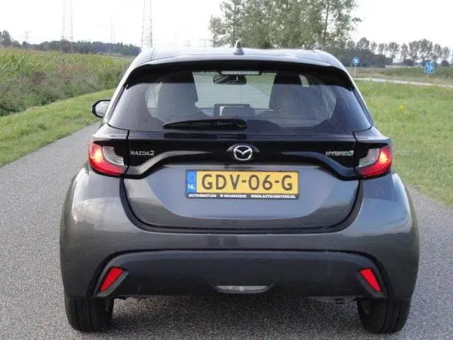 Mazda 2 Met ECC l NAVIG l CAR APPLE PLAY l CAMERA uit 2023, foto 6