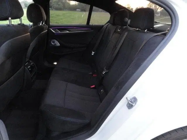 BMW 5-serie 530e Business M-PAKKET Full LED I NAVIG I uit 2022, foto 11