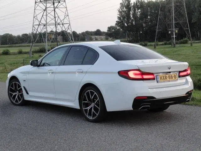 BMW 5-serie 530e Business M-PAKKET Full LED I NAVIG I uit 2022, foto 7