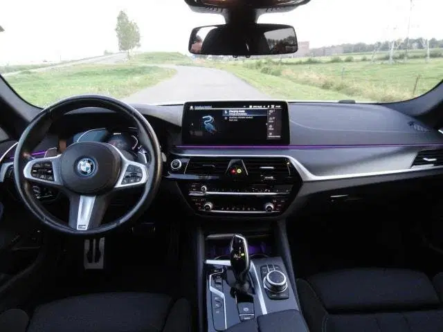 BMW 5-serie 530e Business M-PAKKET Full LED I NAVIG I uit 2022, foto 9