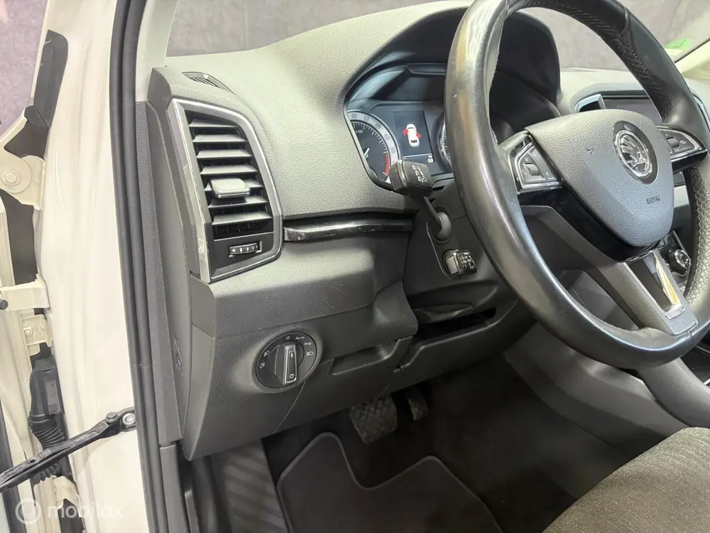Skoda Karoq 1.6 TDI Clever Edition uit 2019, foto 17