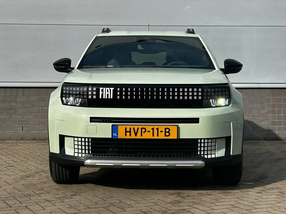 Fiat Grande Panda Hybrid 100 pk Automaat Icon uit 2025, foto 2