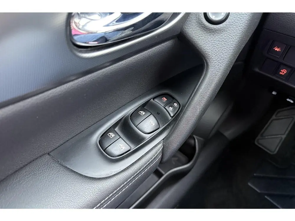 Nissan Qashqai 1.3 DIG-T N-Connecta | Trekhaak | Panoramadak uit 2019, foto 19