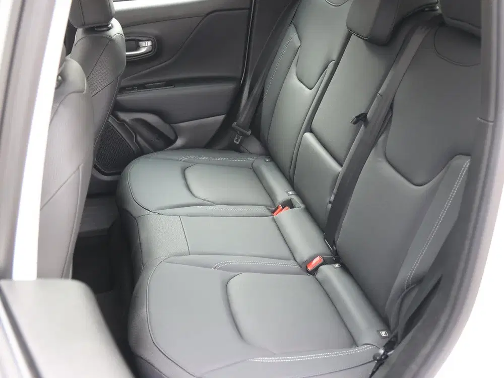 Jeep Renegade 1.5 130pk e-Hybrid Summit uit 2025, foto 16
