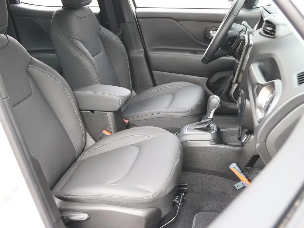 Jeep Renegade 1.5 130pk e-Hybrid Summit uit 2025, foto 9