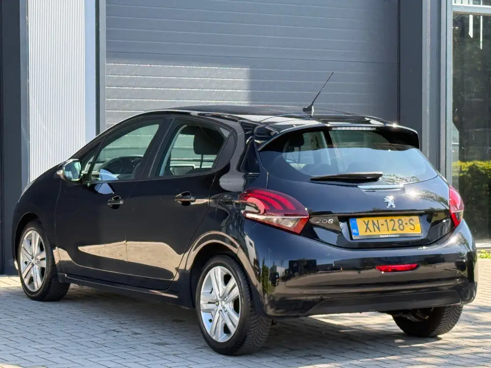 Peugeot 208 1.2 PureTech Signature / LAGE KM / NAP / CARPLAY uit 2019, foto 10