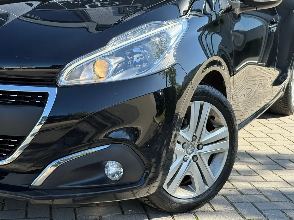 Peugeot 208 1.2 PureTech Signature / LAGE KM / NAP / CARPLAY uit 2019, foto 3