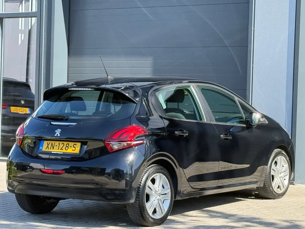 Peugeot 208 1.2 PureTech Signature / LAGE KM / NAP / CARPLAY uit 2019, foto 5