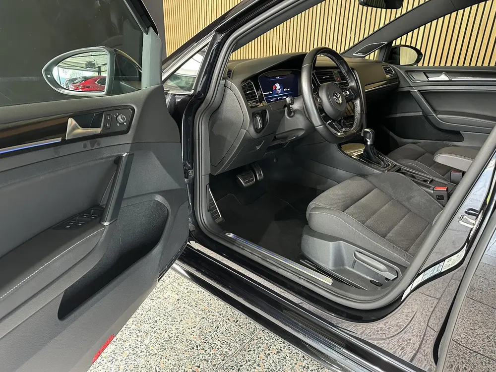 Volkswagen Golf 2.0 TSI 4Motion R 300 PK Schuif/kantel dak | uit 2020, foto 8