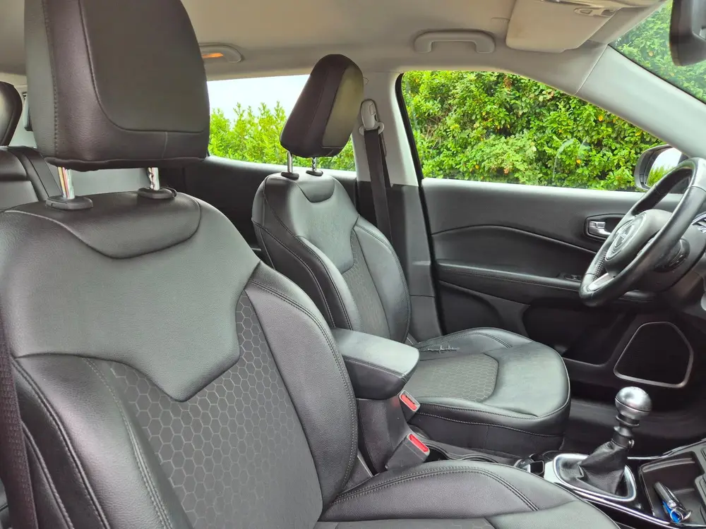 Jeep Compass 1.3T Night Eagle Liberty Edition - Stoel en Stu uit 2020, foto 6
