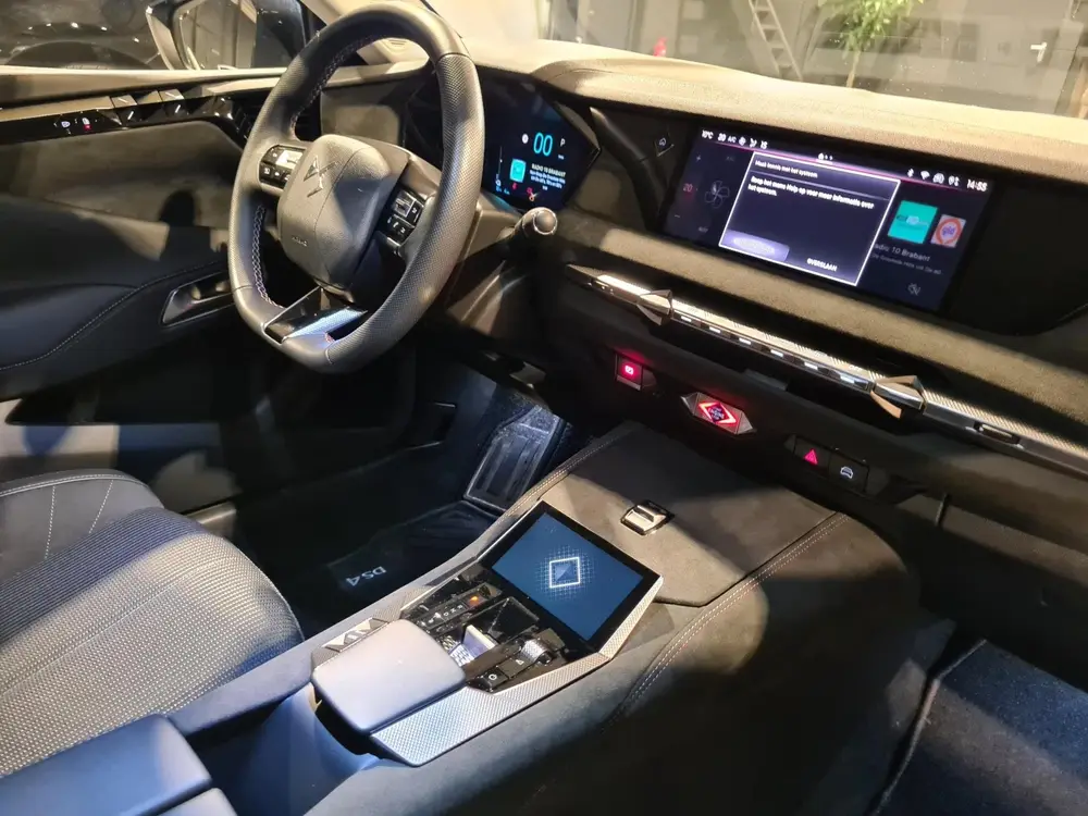 DS Automobiles DS 4 DS 4 E-Tense Performance Line uit 2023, foto 9