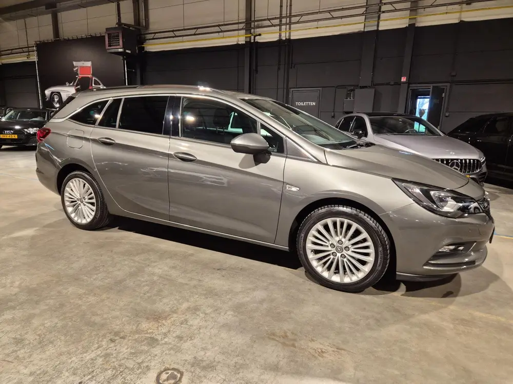 Opel Astra Sports Tourer 1.0 Turbo Innovation - Navigatie uit 2019, foto 2