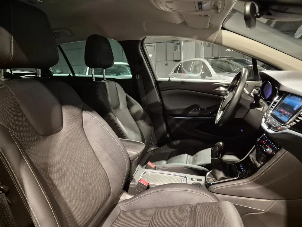 Opel Astra Sports Tourer 1.0 Turbo Innovation - Navigatie uit 2019, foto 8