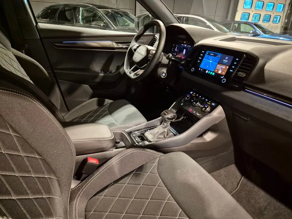 Skoda Karoq 1.5 TSI ACT Sportline Business uit 2025, foto 9