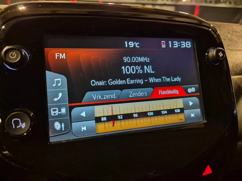 Peugeot 108 1.0 e-VTi Allure - Camera - Climate - Cruise - K uit 2019, foto 9