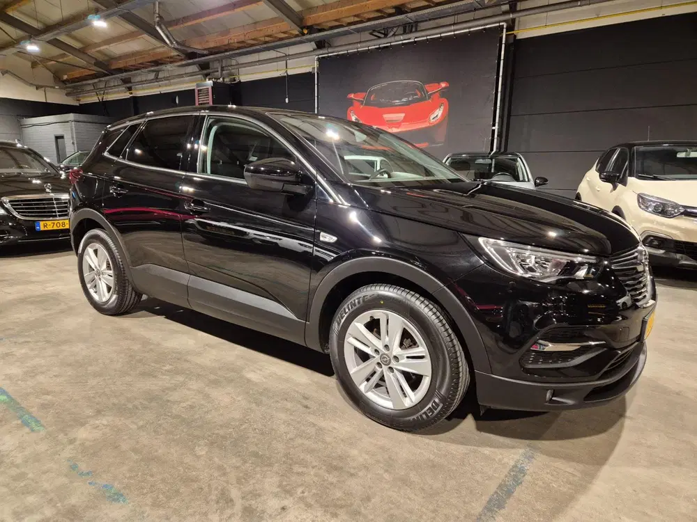 Opel Grandland X 1.2 Turbo Business Edition uit 2021, foto 2