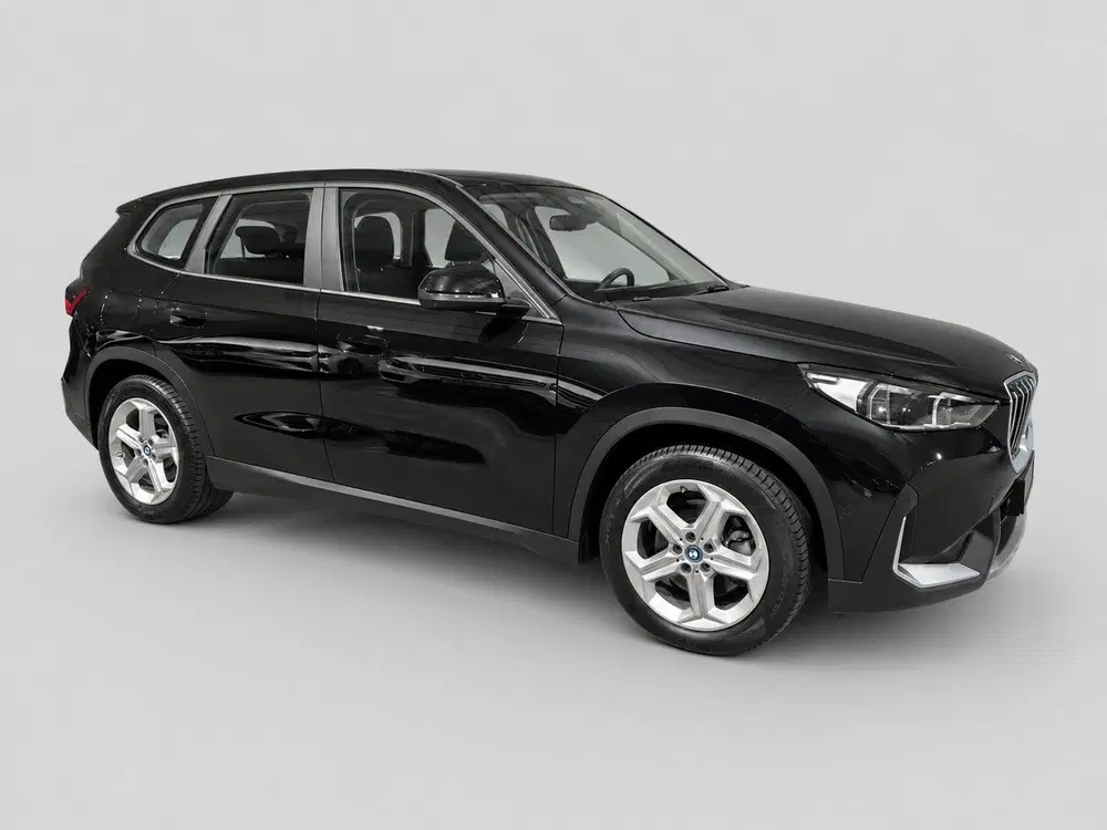 BMW iX1 XDrive30 67 kWh uit 2023, foto 2