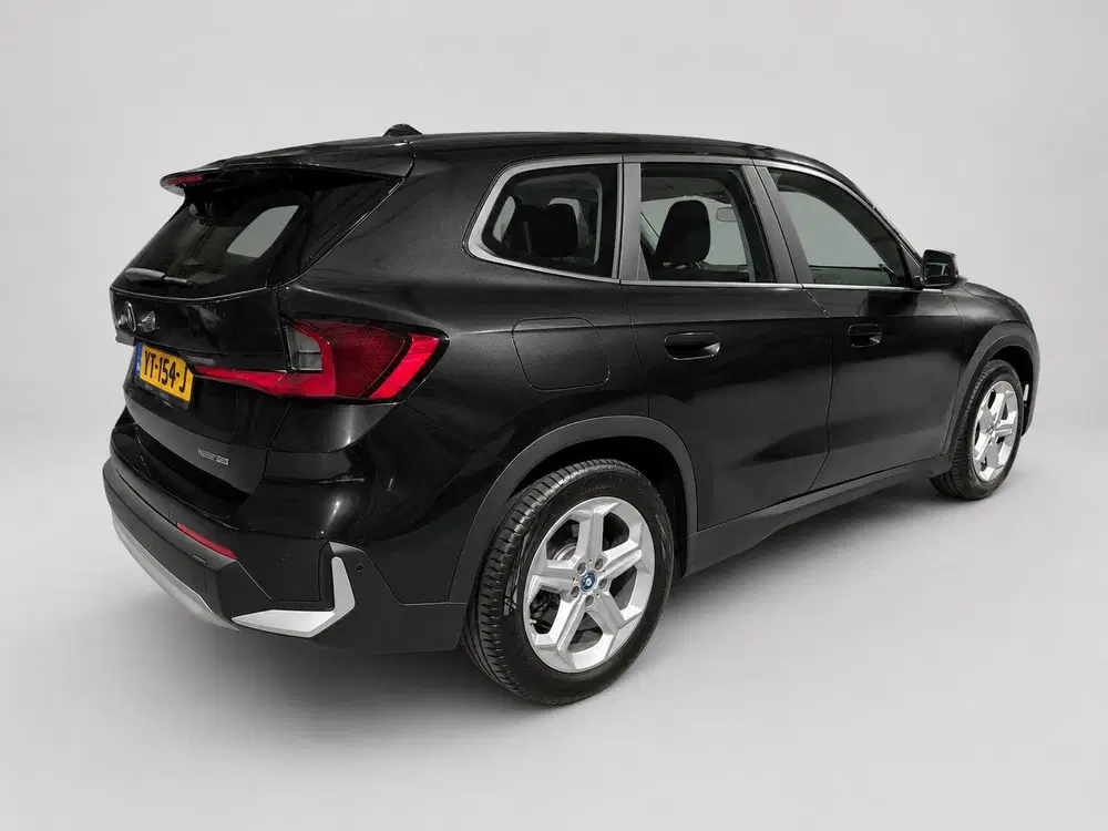 BMW iX1 XDrive30 67 kWh uit 2023, foto 3