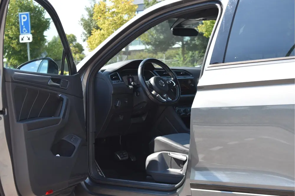 Volkswagen Tiguan 1.5 TSI ACT Highline Business 3x R-Line Bl uit 2020, foto 17