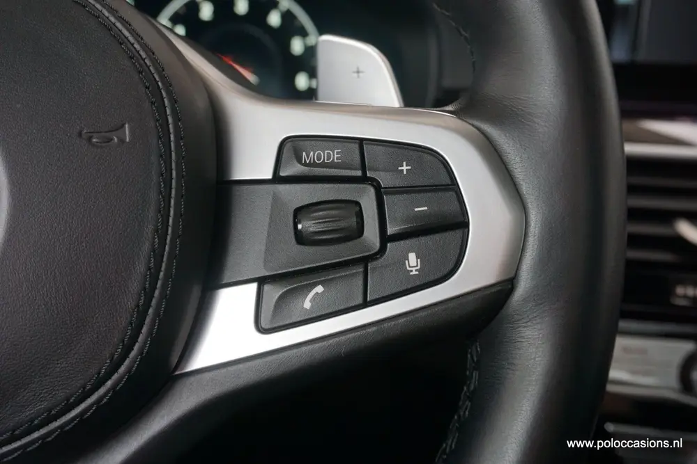 BMW 5-serie 5 Serie Touring 530i xDrive High Exec Pano uit 2019, foto 19