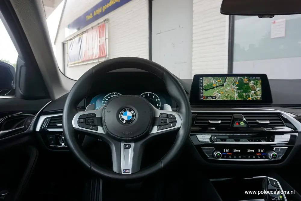 BMW 5-serie 5 Serie Touring 530i xDrive High Exec Pano uit 2019, foto 9